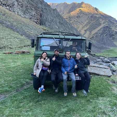Xinaliq Khinalig Izzet'S Riverside Home Stay Dış mekan fotoğraf