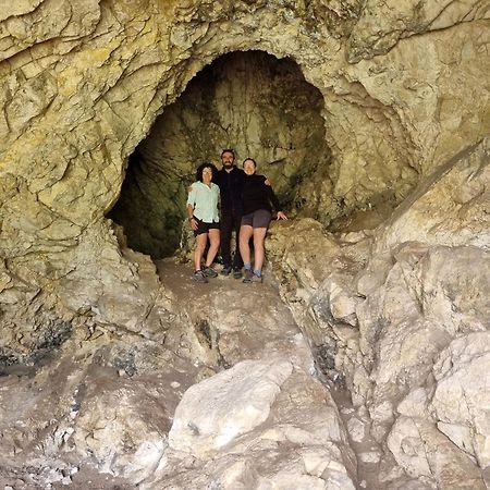 Xinaliq Khinalig Izzet'S Riverside Home Stay Dış mekan fotoğraf