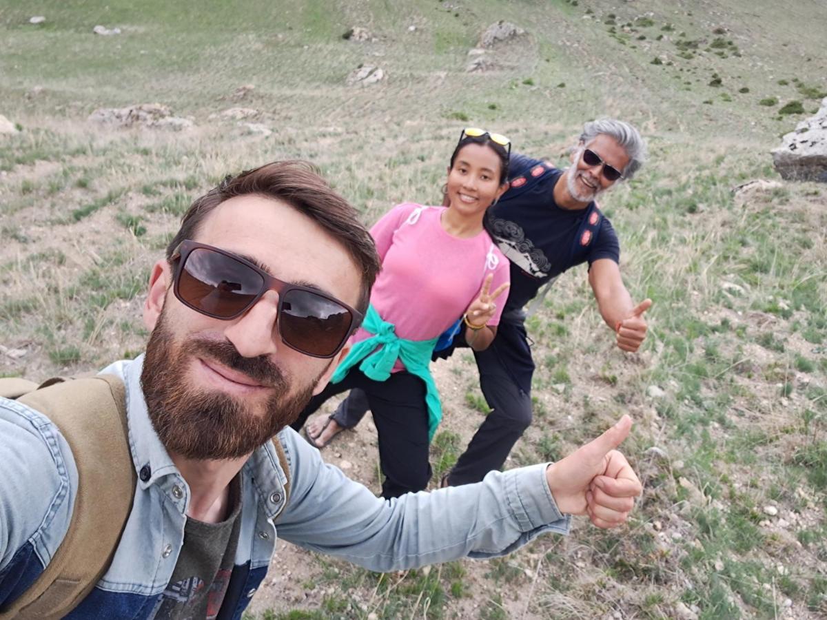 Xinaliq Khinalig Izzet'S Riverside Home Stay Dış mekan fotoğraf