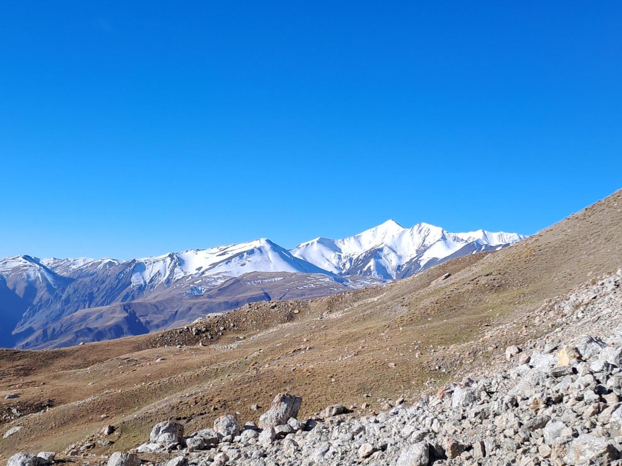 Xinaliq Khinalig Izzet'S Riverside Home Stay Dış mekan fotoğraf