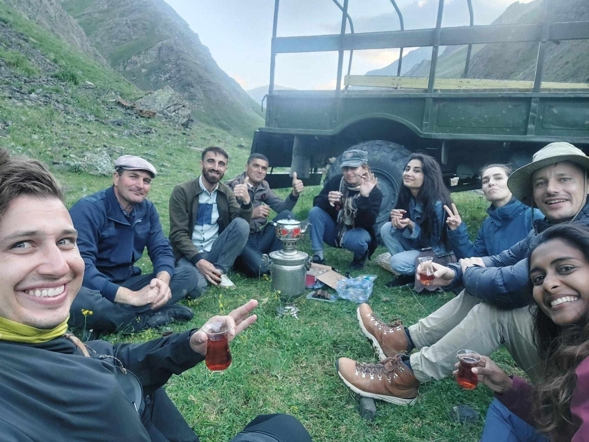 Xinaliq Khinalig Izzet'S Riverside Home Stay Dış mekan fotoğraf