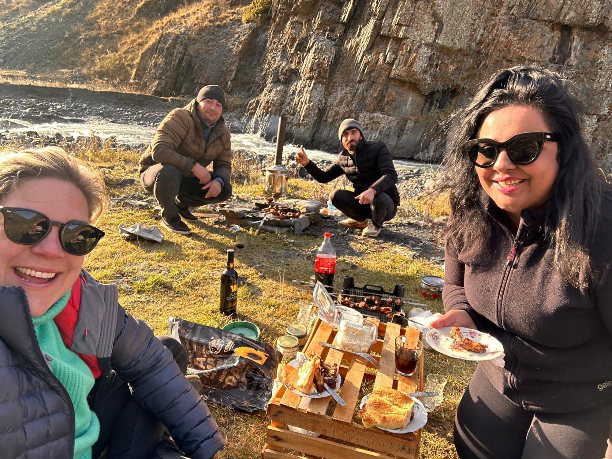 Xinaliq Khinalig Izzet'S Riverside Home Stay Dış mekan fotoğraf