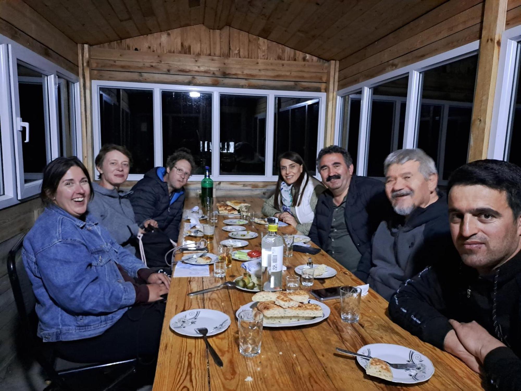 Xinaliq Khinalig Izzet'S Riverside Home Stay Dış mekan fotoğraf