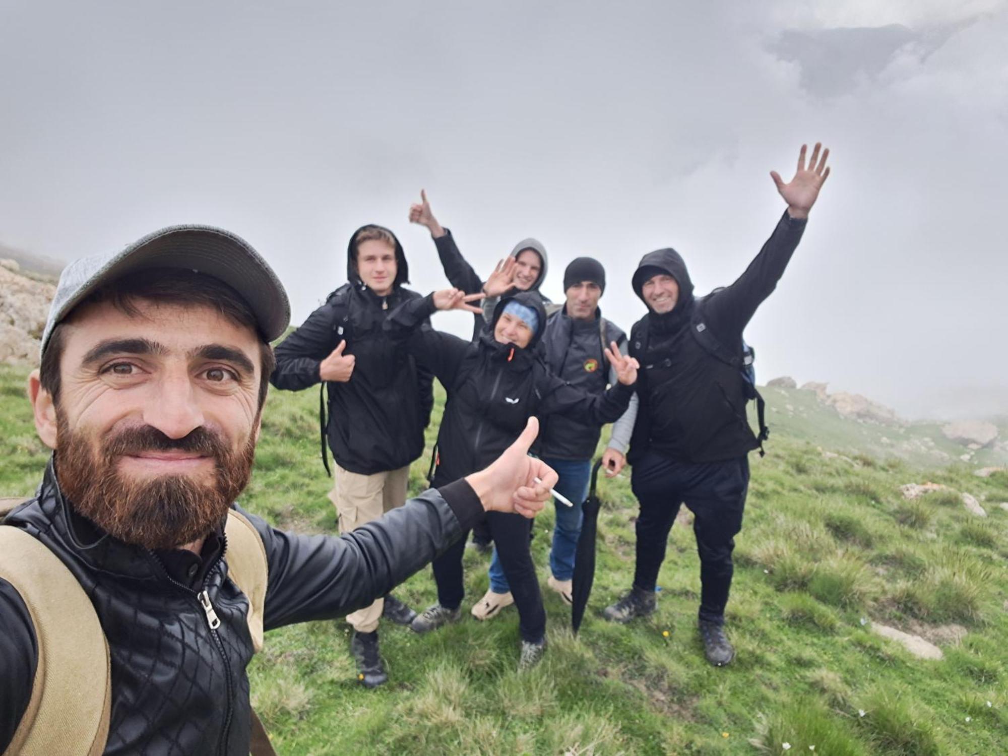 Xinaliq Khinalig Izzet'S Riverside Home Stay Dış mekan fotoğraf