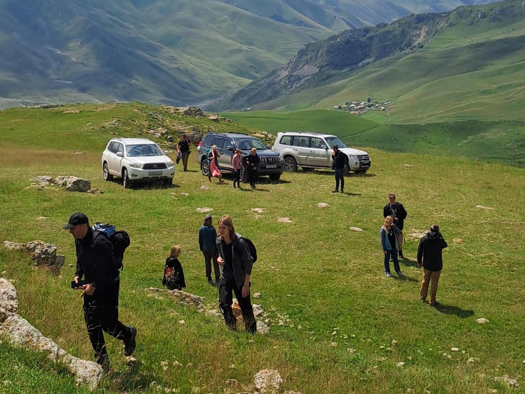 Xinaliq Khinalig Izzet'S Riverside Home Stay Dış mekan fotoğraf